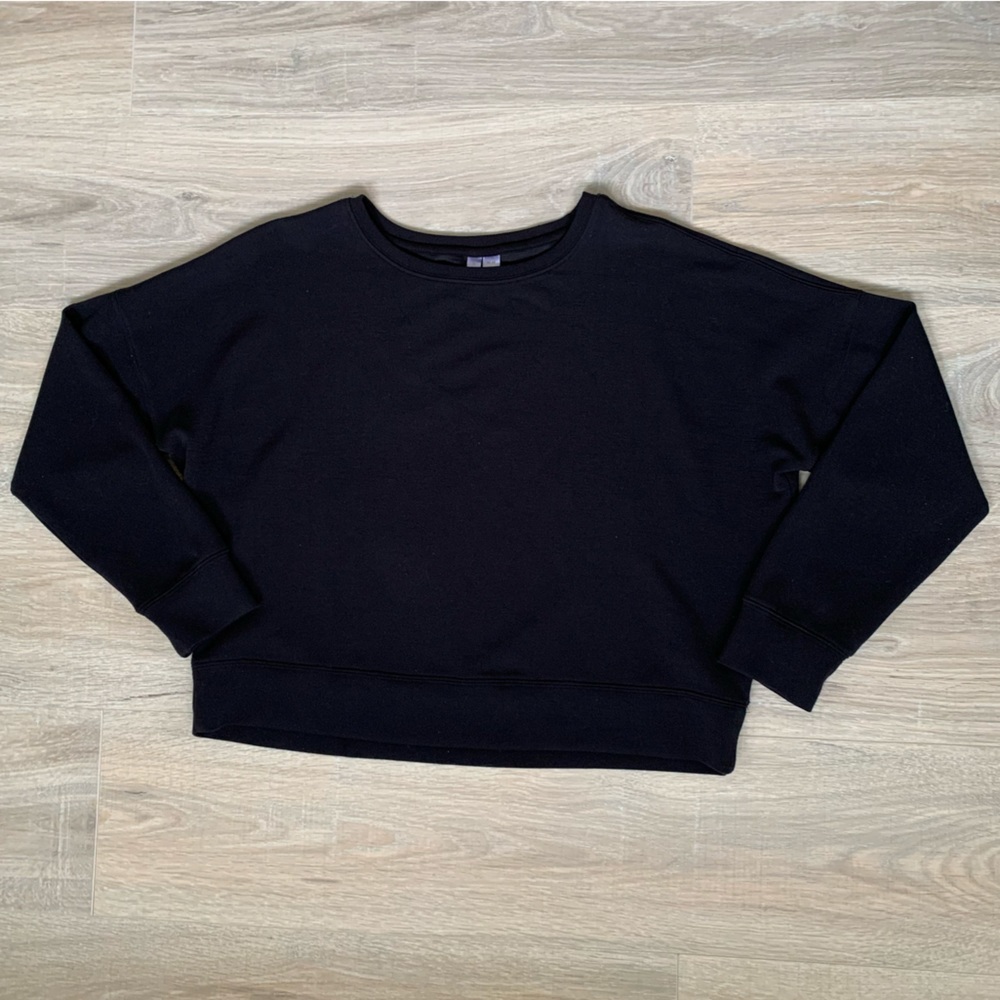 Cropped Black Sweater Size M